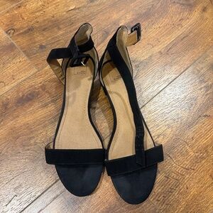 14th & Union, black sandals with a small heel, very good condition